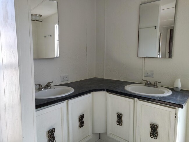 Photo - 2627 S Lamb Blvd