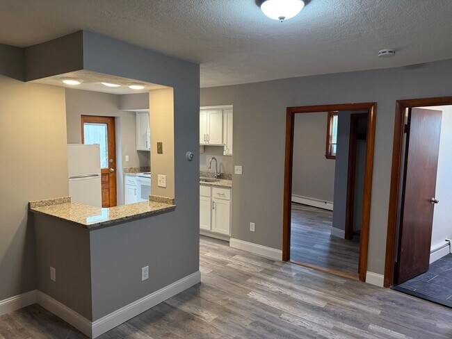 Building Photo - 781 Winthrop Ave Unit 1