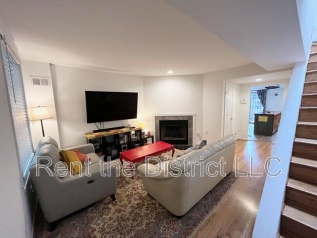Photo - 109 P St SW