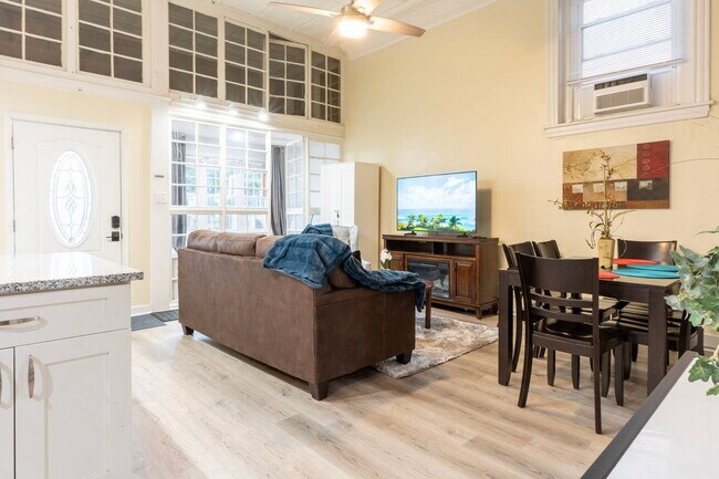 Photo - 1601 W Cary St Unit 1