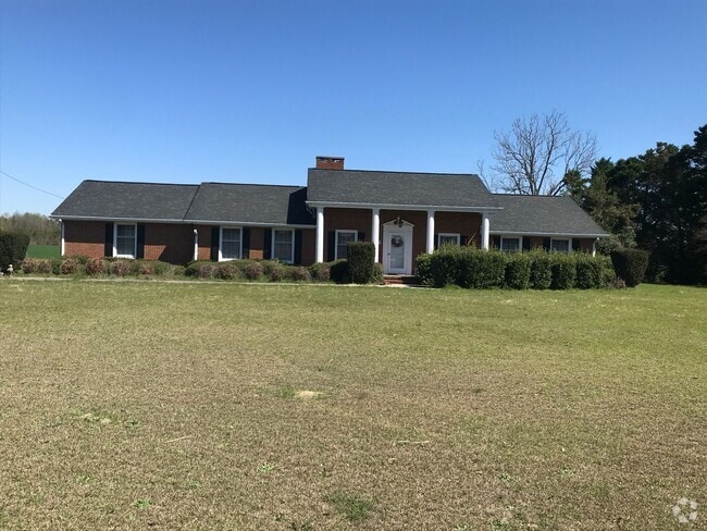 Building Photo - 1770 Straw Pond School Rd Rental