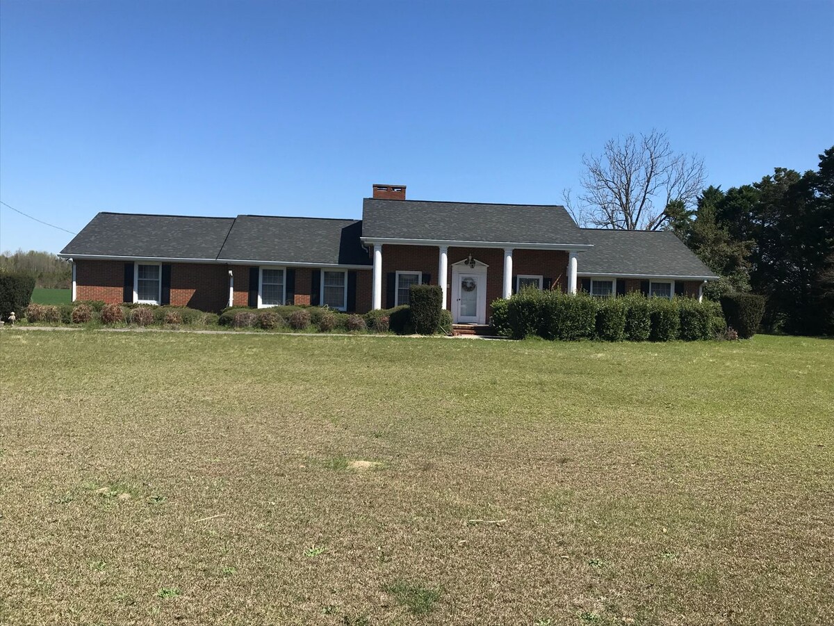 Photo - 1770 Straw Pond School Rd House