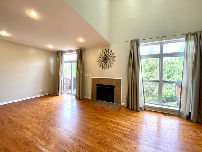 Photo - 300 Lunt Ave