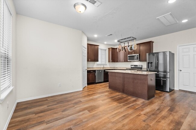 Photo - 1714 Avocet Way
