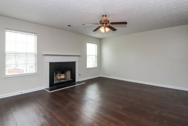 Photo - 604 Mohawk Cir