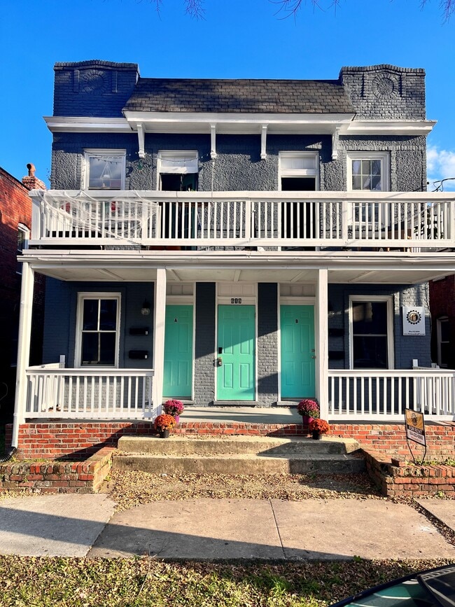 Building Photo - 619 N 32nd St Unit A