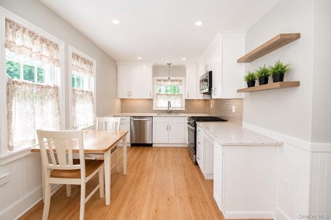 215 Seventh Ave
