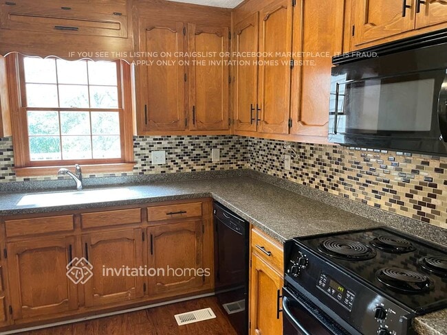 Photo - 3000 Meadow Ct