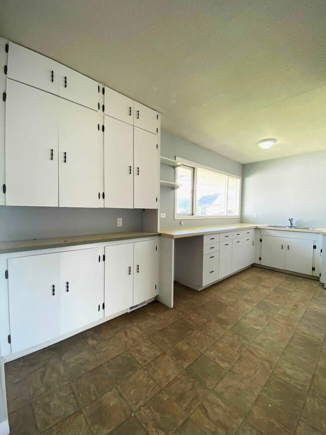 Photo - 37 Kechika St Unit 1