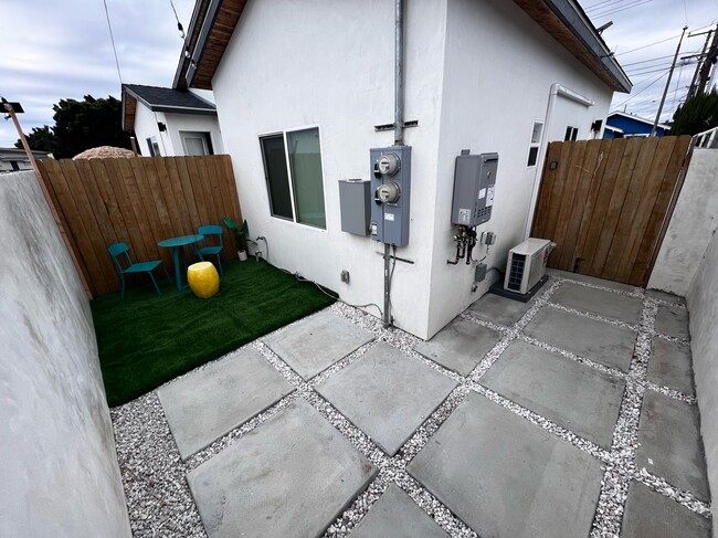 Photo - 1990 Lemon Ave