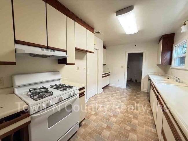 Photo - 139 Chestnut St