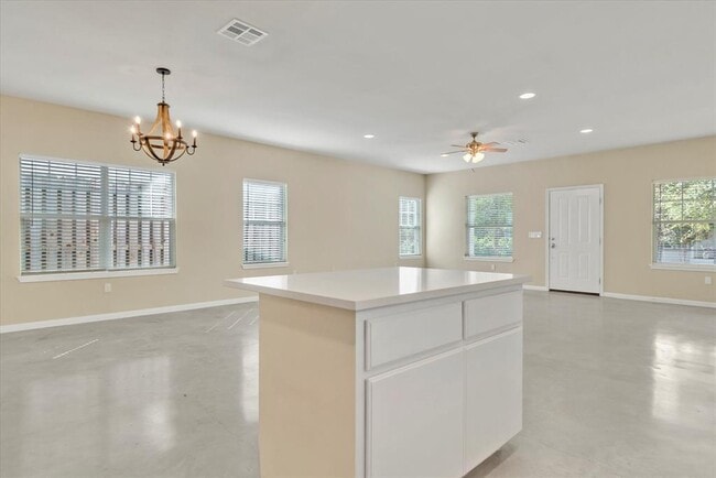 Photo - 215 Grange St