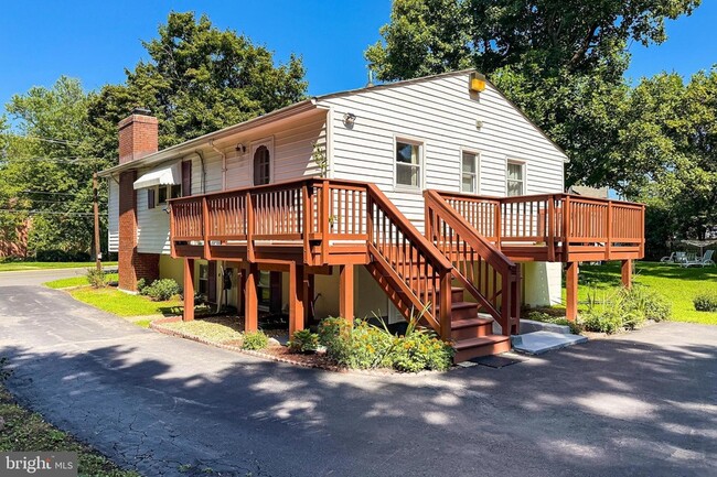 2843 Annandale Rd
