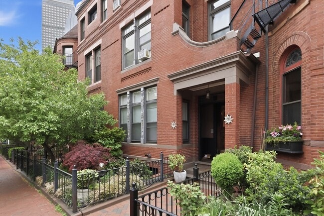 Building Photo - 420 Huntington Ave Unit 8