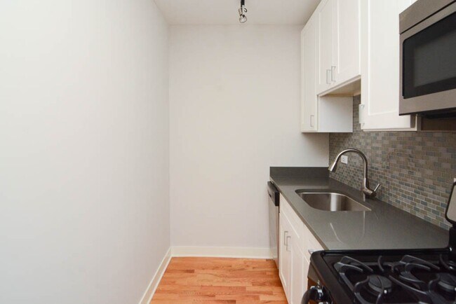 Photo - 2402 N Kedzie Blvd Unidad 801