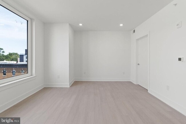 Photo - 2000 Dreer St Unit 304