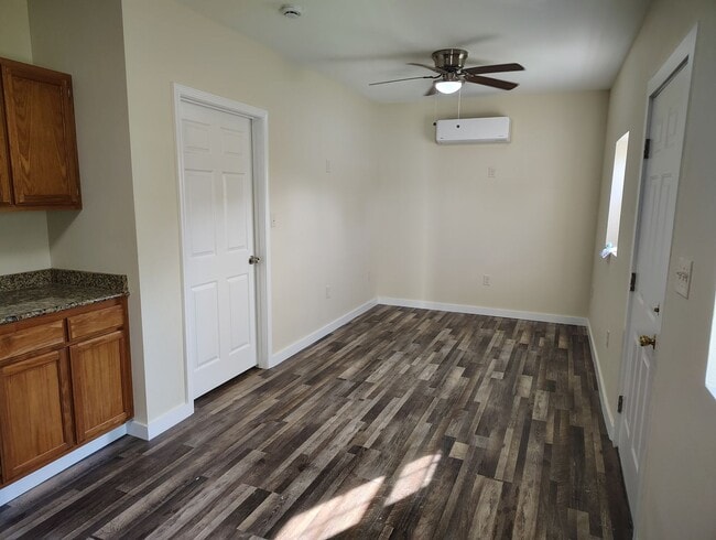 Photo - 250 Wilson St Unit Apt B