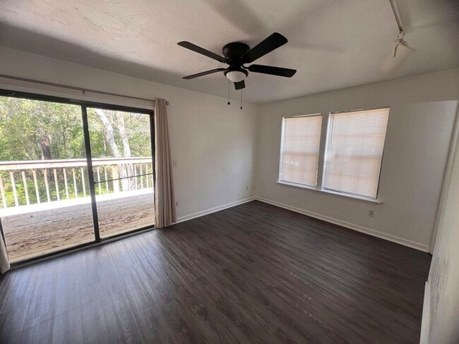 Photo - 2201 Timberwood Cir N