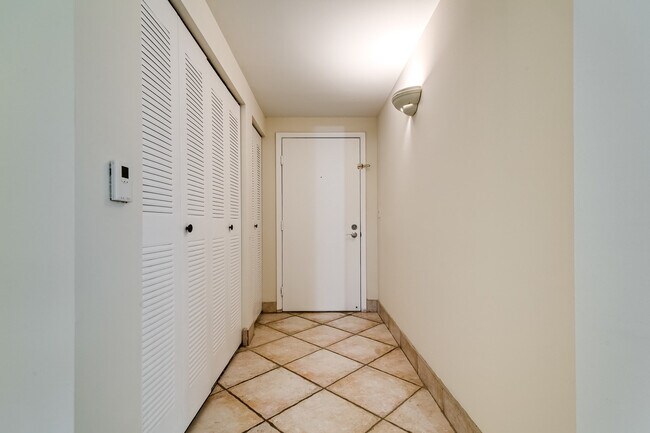 Photo - 19601 E Country Club Dr Unidad FL1-ID1018683P