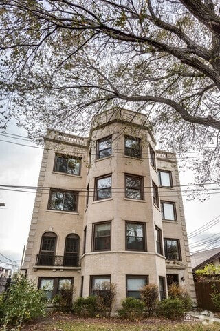 Building Photo - 2717 W Argyle St Unit 1 Rental