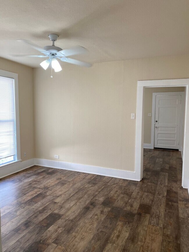 Photo - DORIE DUPLEX Unit 340 Dorie St