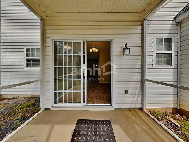 Photo - 407 Windham Ct