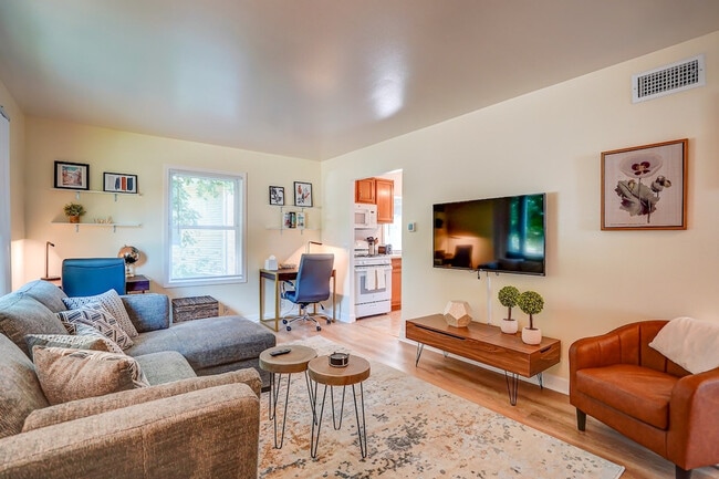 Building Photo - 88 Craig Ave