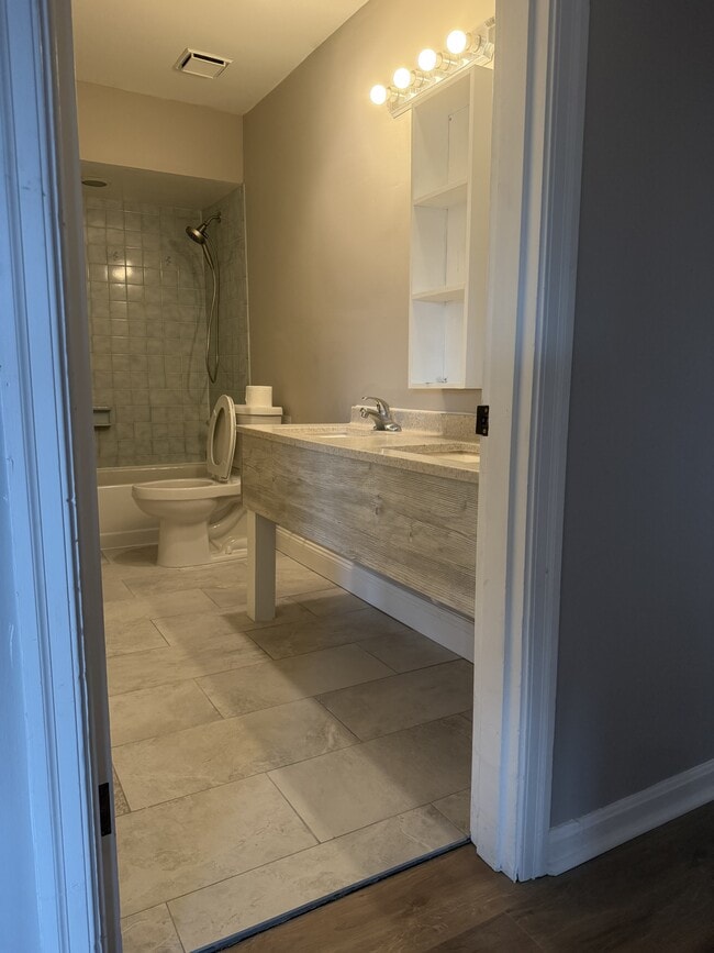 Photo - 9515 Railroad Ave