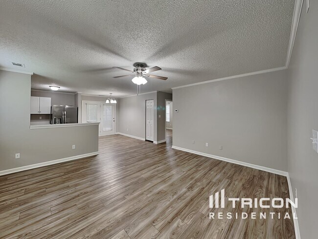 Photo - 2977 Champion Ln SW