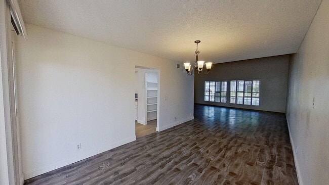 Photo - 520 Shoshoni Ave