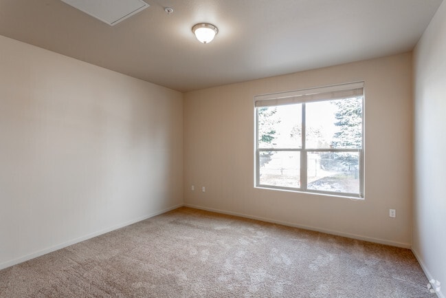 1BR, 1BA - 945 SF