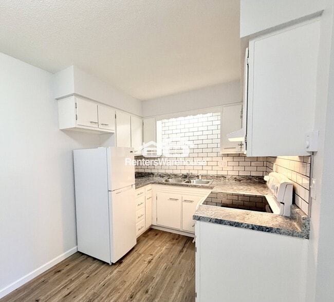 Photo - 211 S Green St