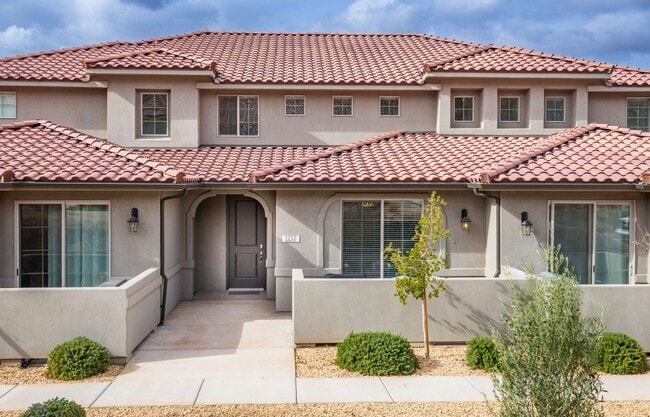 Building Photo - Live Every day Like You're on Vacation!! F... Rental