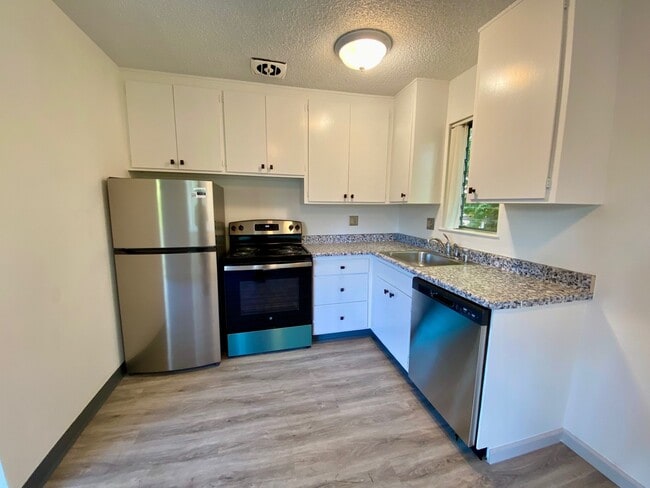 Photo - 635 El Dorado Ave