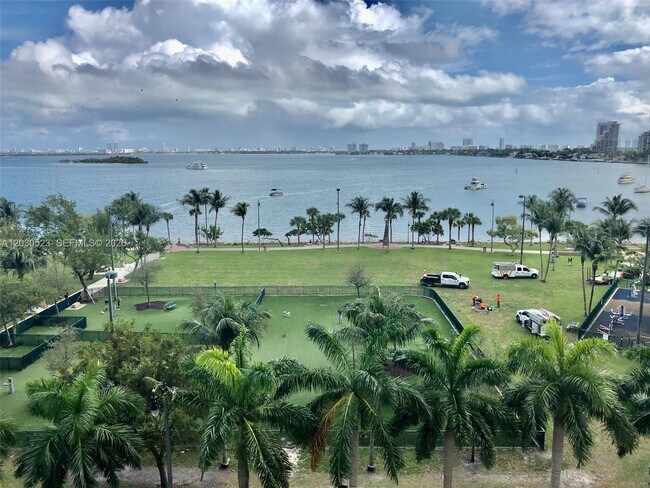 Photo - 1800 N Bayshore Dr Unit 605