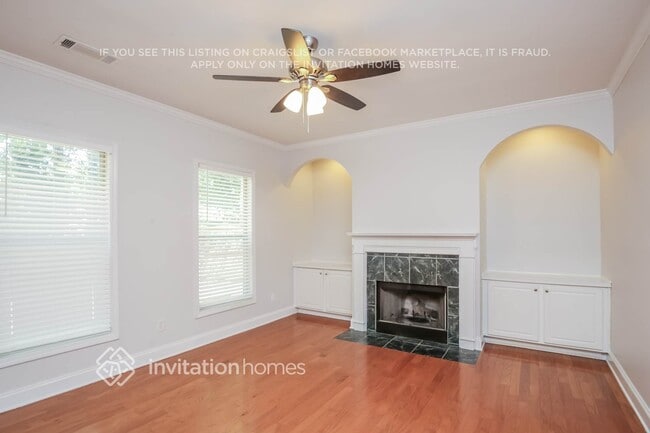 532 Suwanee Oaks Dr NE