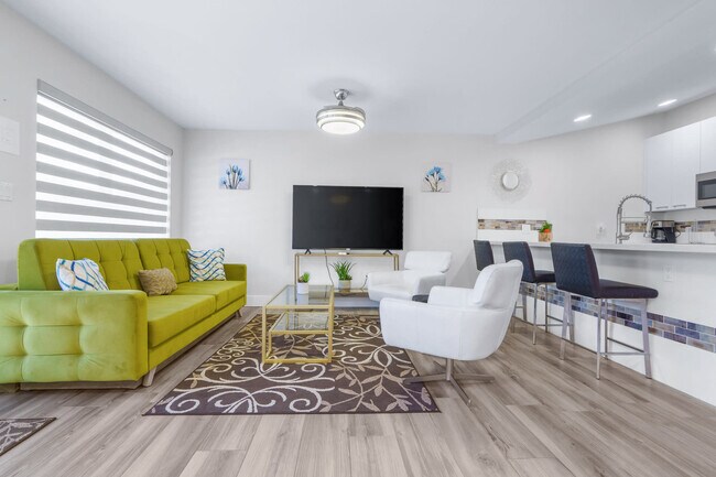 Photo - 2423 NE 25th Pl Unidad ID1018210P