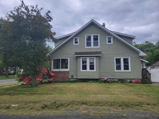 Photo - 32 Glenwood St