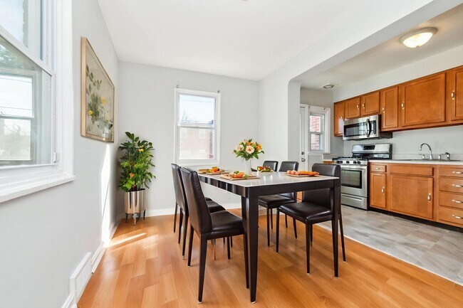 Photo - 3705 Midheights Rd