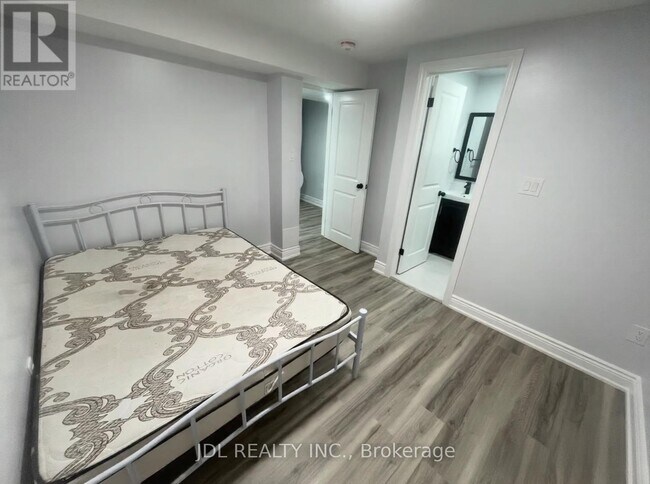 Photo - 30 Lavron Ct