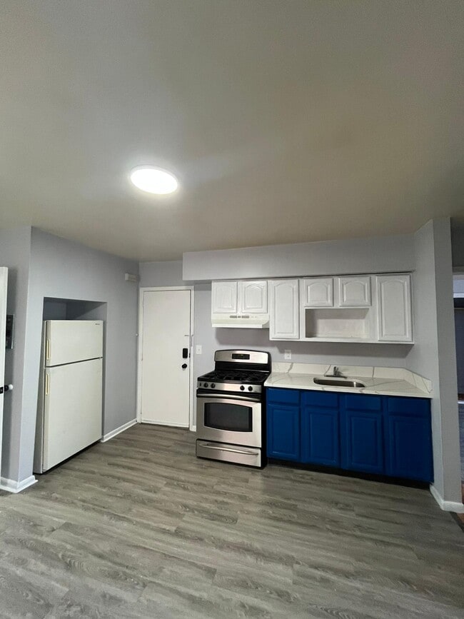 Building Photo - 330 Broadway Unit 3