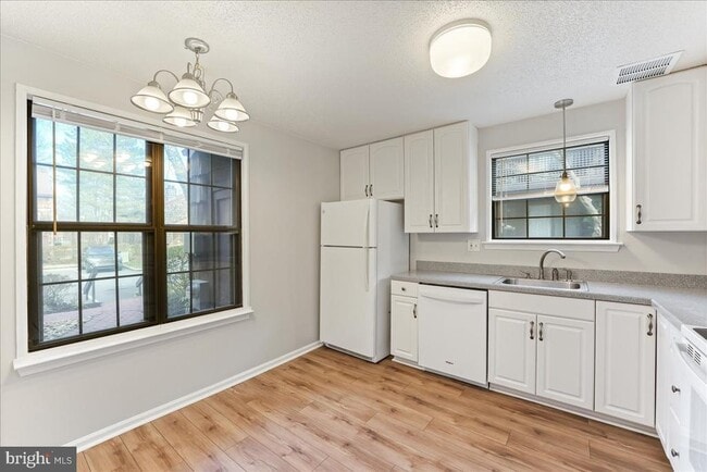 Photo - 44 Witherspoon Ct