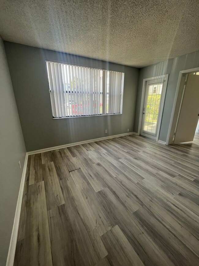 Photo - ONE BEDROOM ONE BATHROOM!! WATERFRONT COMMUNITY Unit 110