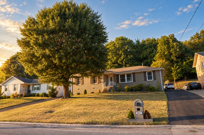 564 Huntington Pkwy