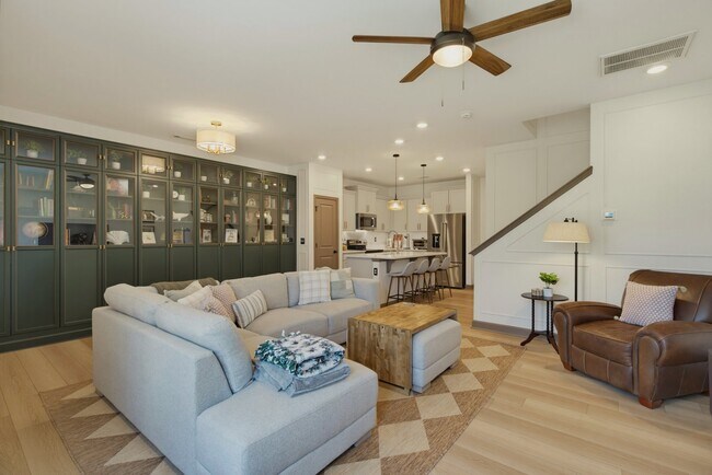 Photo - 1517 Irving Hl Dr