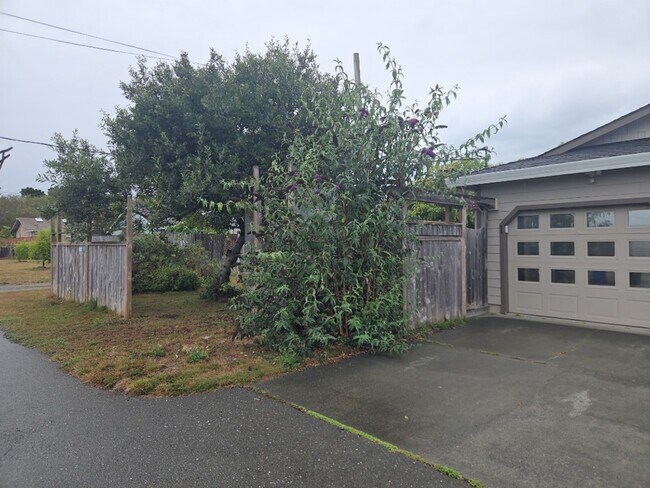 1659-1659 Fischer Ave Unit 1659 Fischer Ave. [PRM: Andrew]