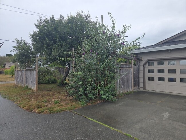 Photo - 1659-1659 Fischer Ave Unit 1659 Fischer Ave. [PRM: Andrew]