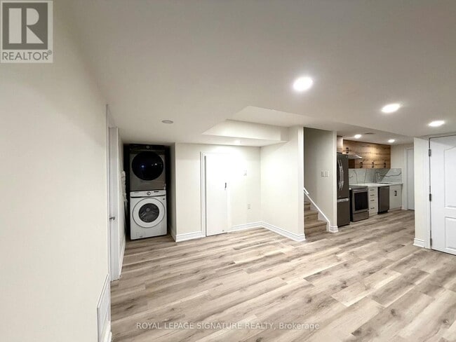 Photo - 362 Landsborough Ave