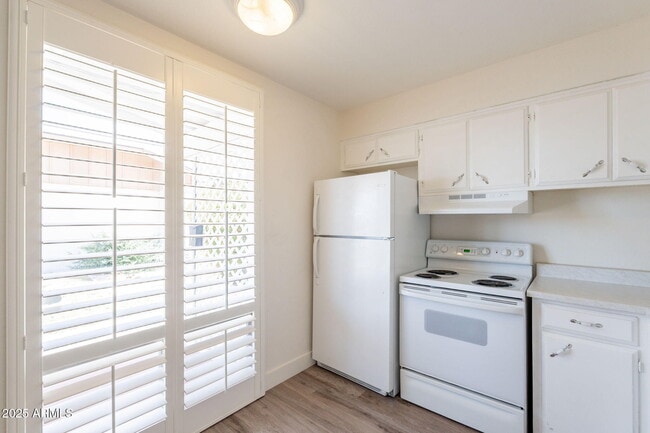 Building Photo - 13001 N 113th Ave Rental