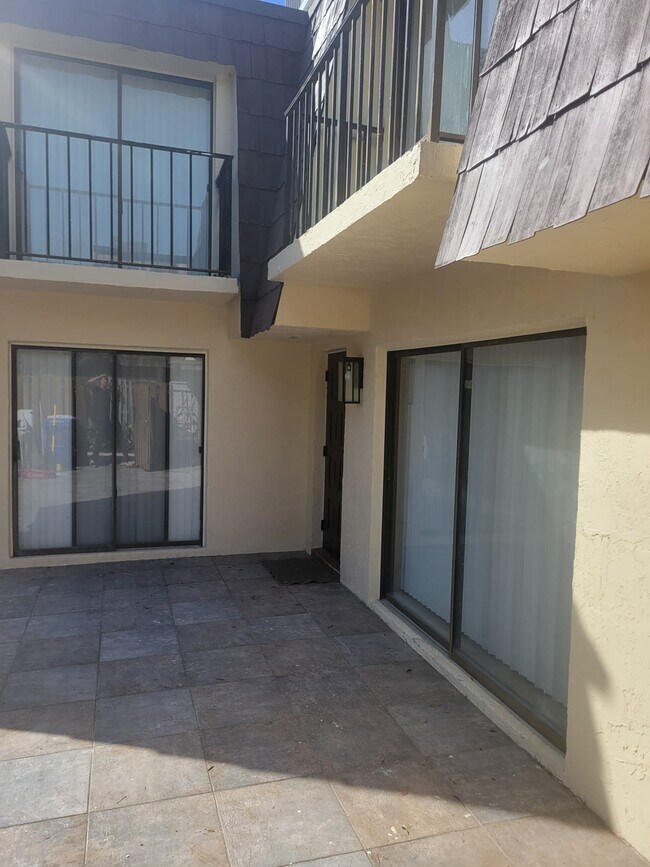 Photo - 570 N Tropic Ln